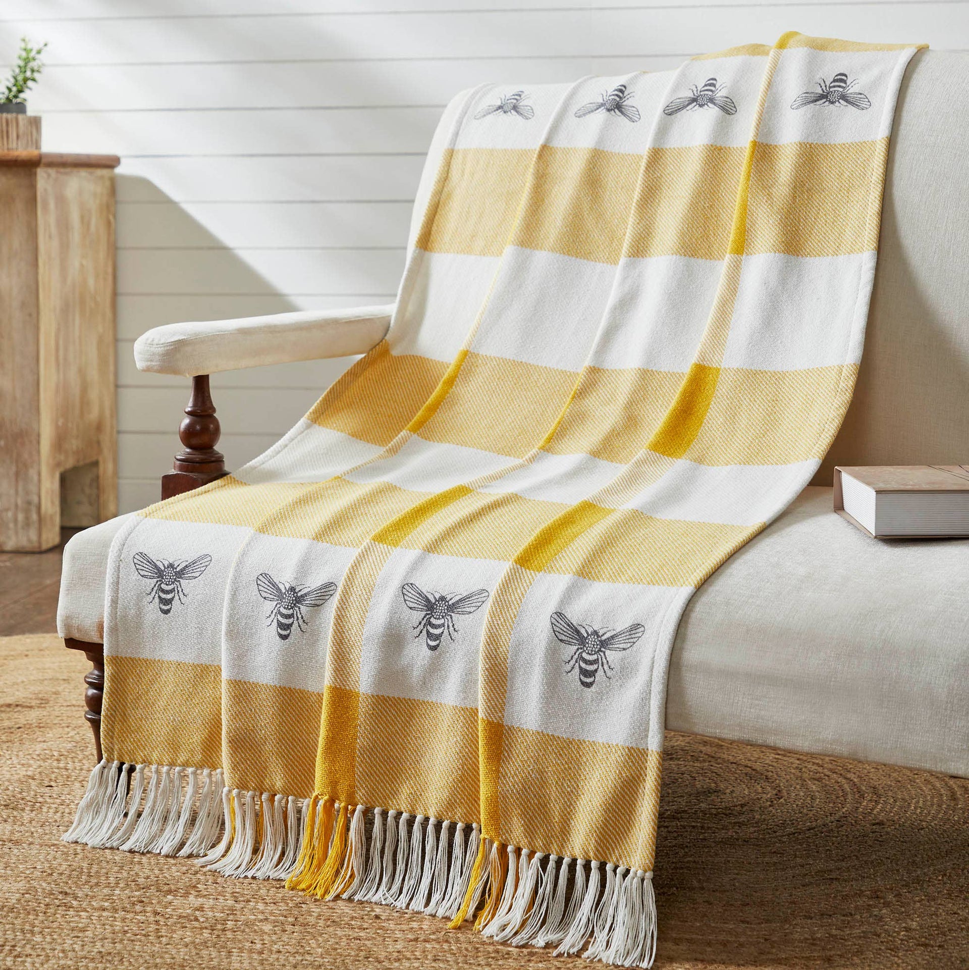 Buzzy Bees Woven Throw — Yellow Farmhouse Blanket 50x60